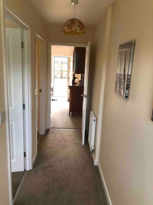 Entire Guest Suite With Gated Property Broad Blunsdon Luaran gambar